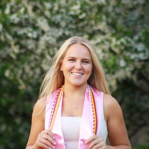 Meet your Posher, Claire